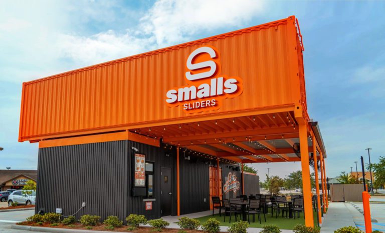 Smalls Sliders Signs Franchise Deal for 5 More Texas Units